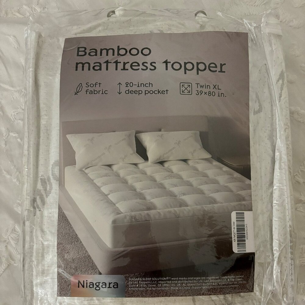 New!! Never Opened!! Bamboo Twin XL Mattress Topper